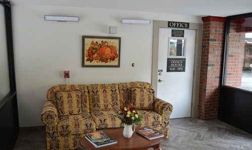 The At Crumpin-fox Inn